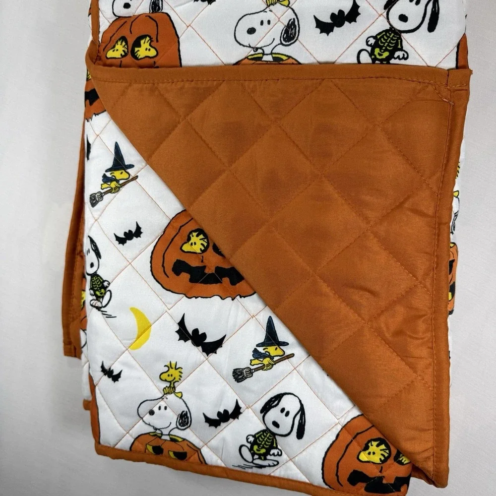 Peanuts Snoopy Woodstock Halloween QUEEN Reversible Quilt Blanket NWT 🎃🦇🕸️🌛